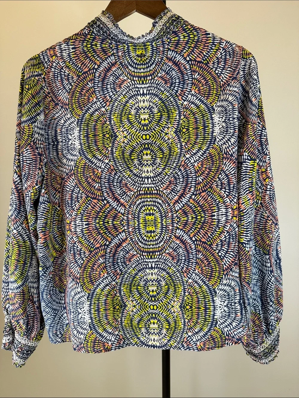 Marie Oliver Emilie Silk Blouse Mock Neck Smocked Abstract Kaleidoscope Size L - Picture 9 of 12